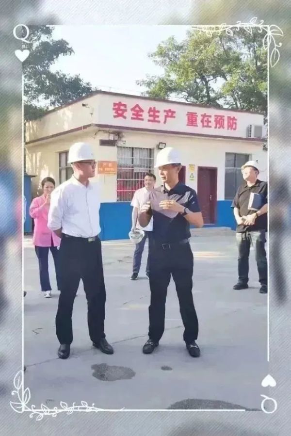 長(zhǎng)沙太空金路橋材料有限公司,雙鋼輪壓路機(jī),福格勒瀝青攤鋪機(jī),AC系列,AF系列,SBS系列