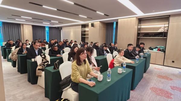 長沙太空金路橋材料有限公司,雙鋼輪壓路機(jī),福格勒瀝青攤鋪機(jī),AC系列,AF系列,SBS系列 長沙太空金路橋材料有限公司,雙鋼輪壓路機(jī),福格勒瀝青攤鋪機(jī),AC系列,AF系列,SBS系列